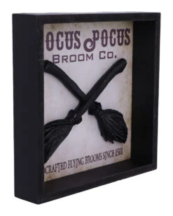 Hocus Pocus Hexenbesen Im Bilderrahmen 20cm 10 Hocus Pocus Hexenbesen Im Bilderrahmen 20cm -Cosly Verkaufsgeschäft hocus pocus hexenbesen wandbild hocus pocus witch broom wall art halloween dekoration 51063 03