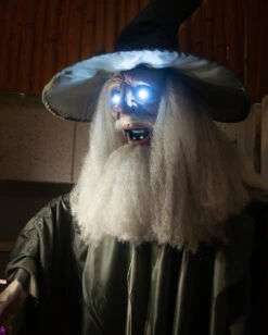 Mittelalterlicher Zauberer Halloween Animatronic 190cm -Cosly Verkaufsgeschäft mittelalterlicher magier halloween animatronic medieval wizard halloween animatronic halloween dekoration 53778 05