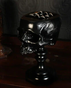 Schwarzer Totenschädel Als Ringehalter 21cm -Cosly Verkaufsgeschäft schwarzer totenkopf als ringehalter schwarzer totenschaedel als ringhalter black skull ring holder gothic wohnaccessoire 54858 07