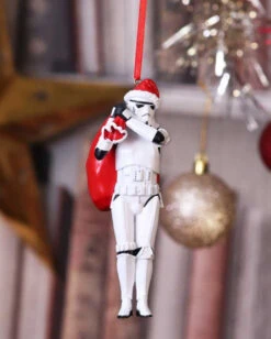 Star Wars Stormtrooper Mit Nikolaussack Weihnachtsornament 11 Star Wars Stormtrooper Mit Nikolaussack Weihnachtsornament -Cosly Verkaufsgeschäft star wars stormtrooper mit nikolaussack weihnachtskugel geeky and nerdy christmas hanging ornaments geschenkartikel und deko 52407 5